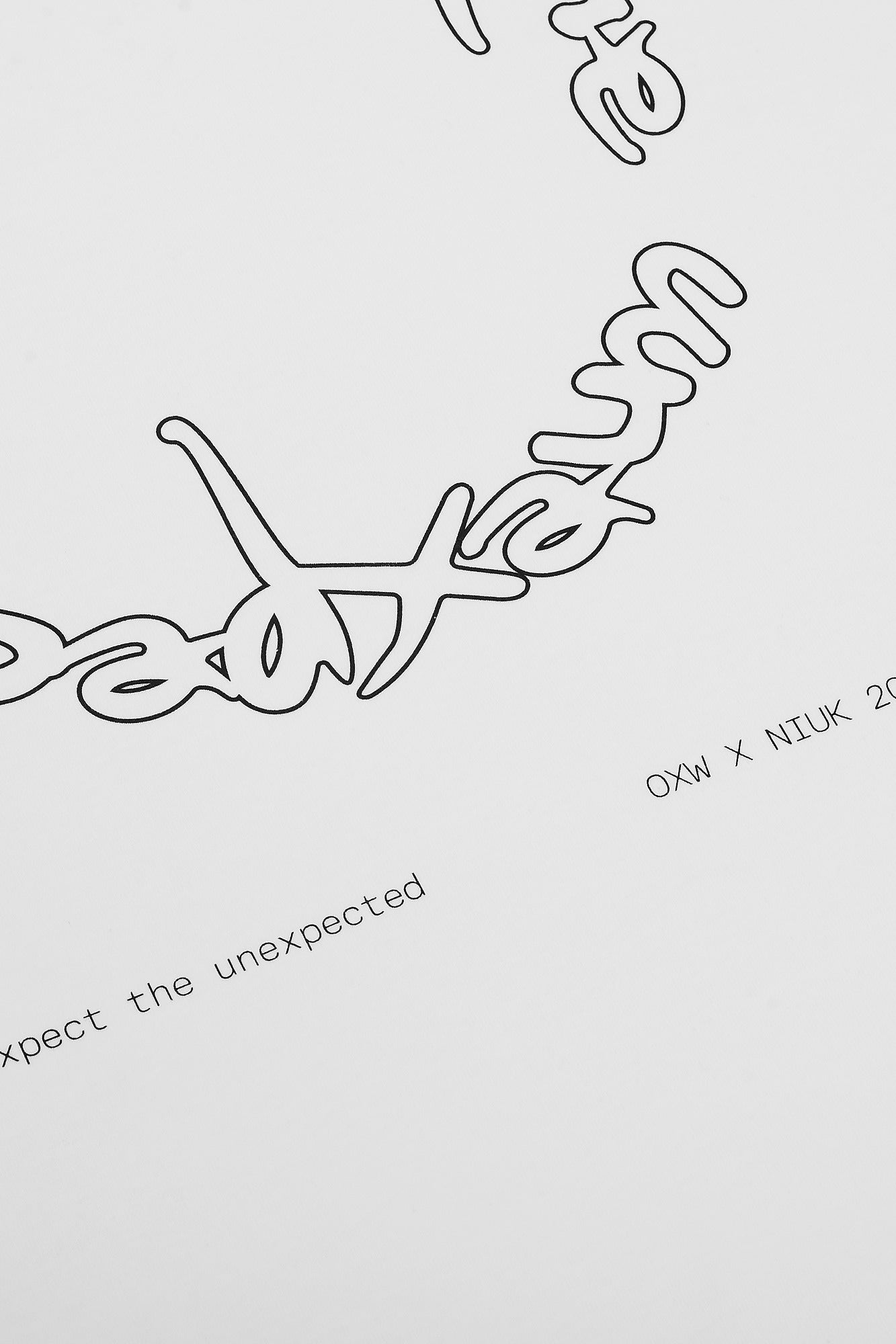 T-shirt expect white outline