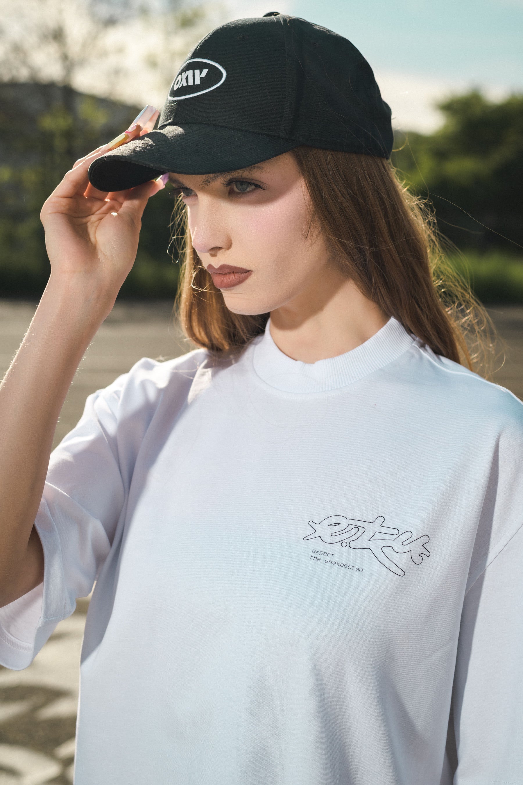 T-shirt expect czarny obrys