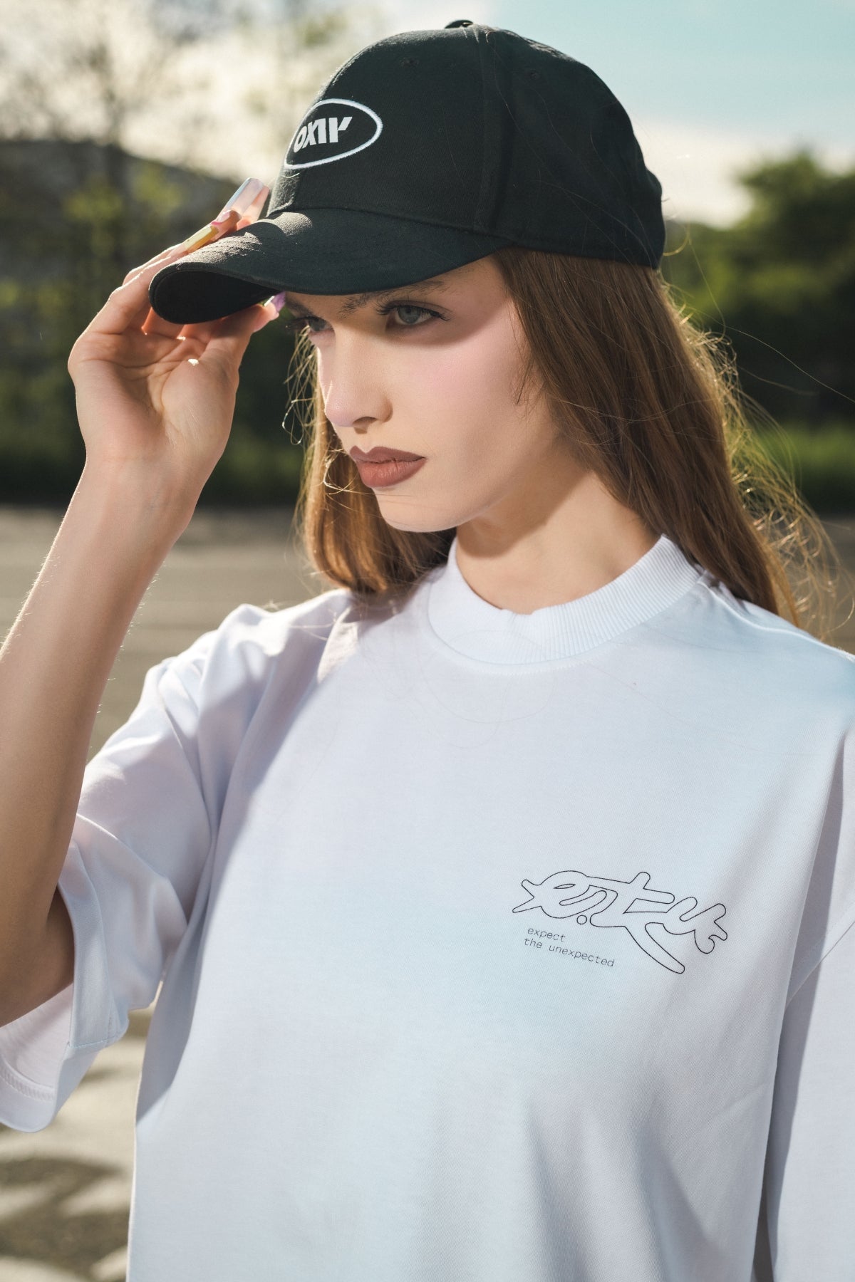 T-shirt expect biały
