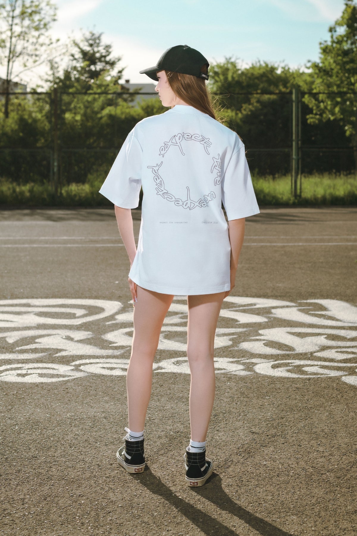 T-shirt expect biały