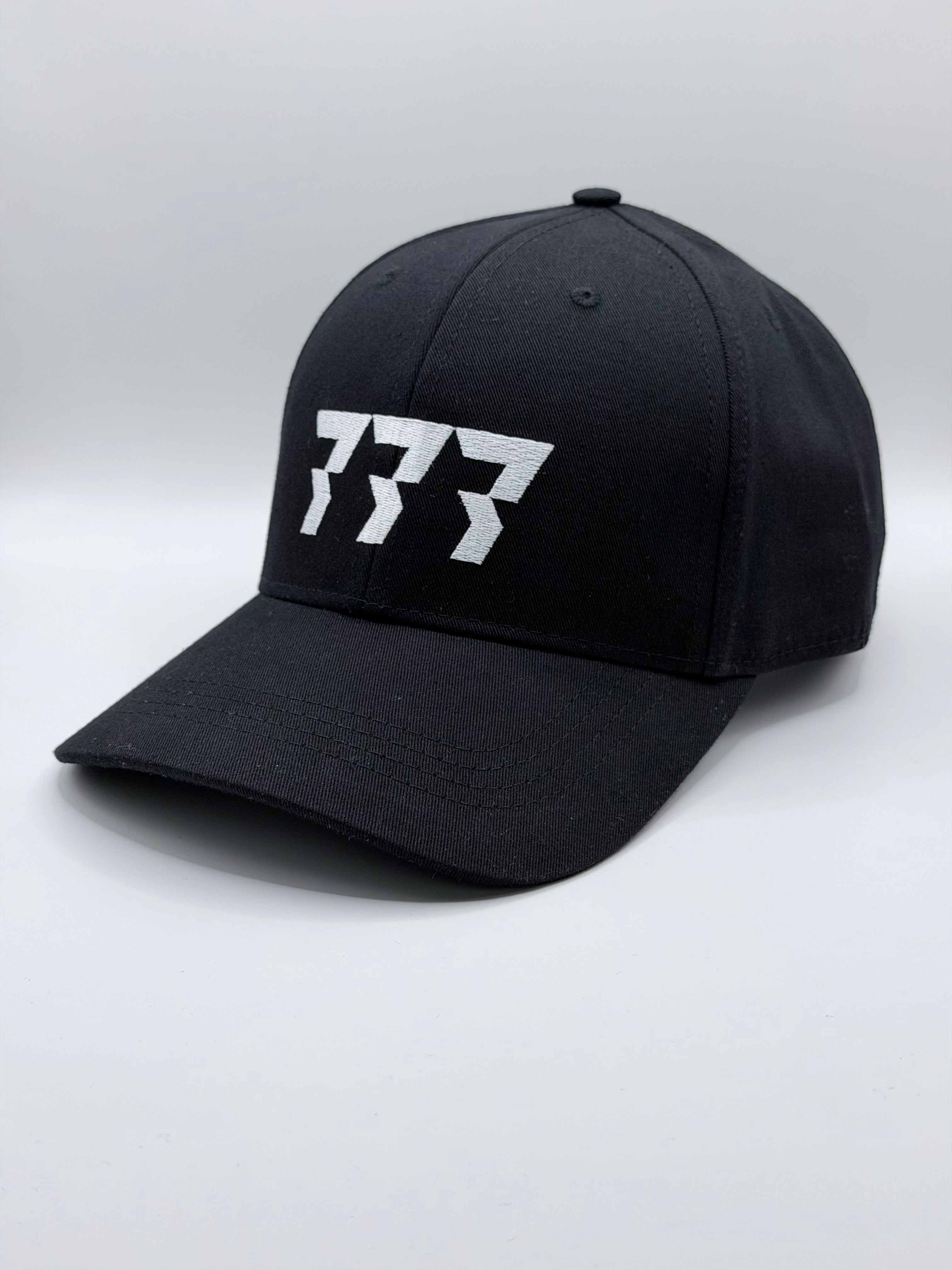 777 cap sygnet white
