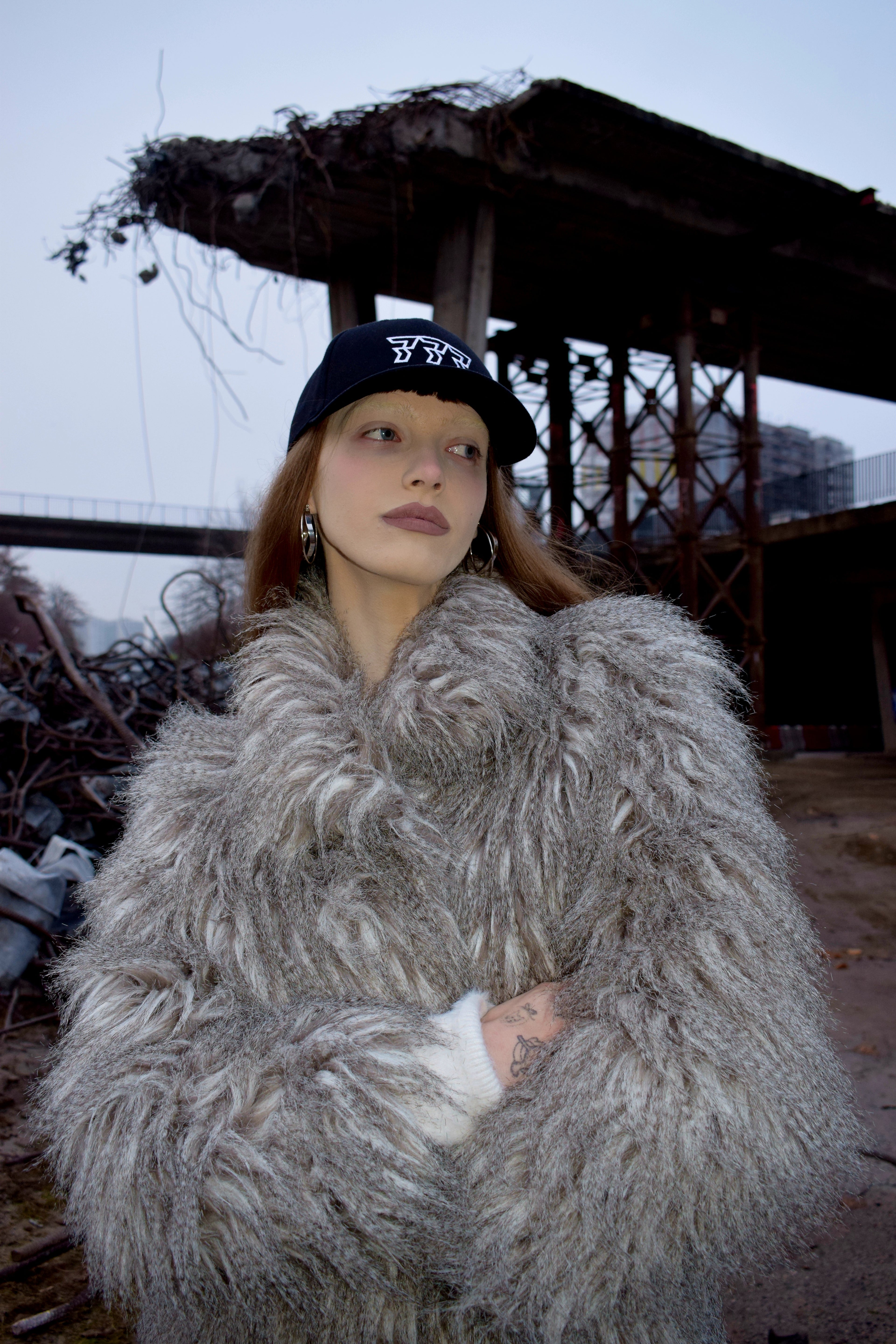 777 cap outline white